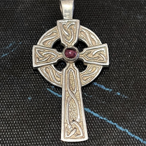 COPY - * Rare unidentified Stamp Garnet Stone Celtic Cross Pendant - Picture 4 of 8